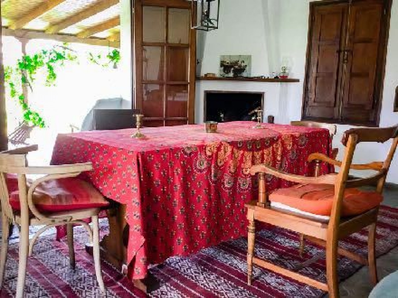 104 hectares dans la Sierra de Lavalleja. Maison de 4 chambres + maison de service.